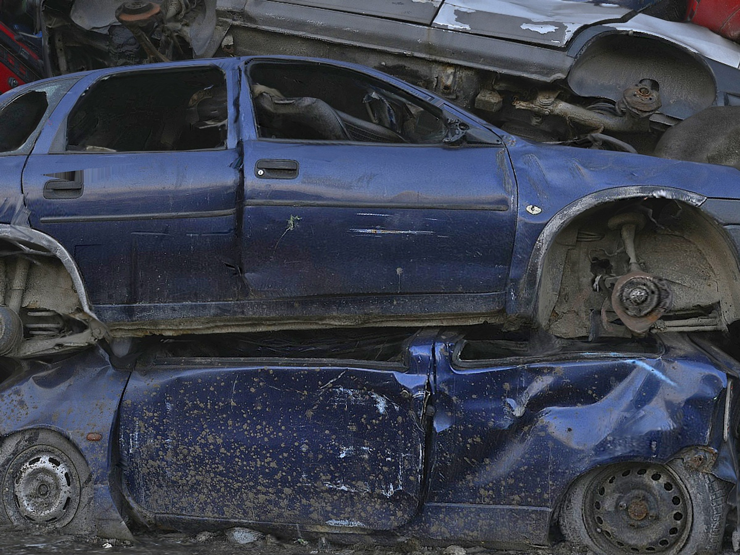 vehicle graveyard - car 3D https://p.turbosquid.com/ts-thumb/0b/LbgbXY/ANT2RSCZ/0000/jpg/1553553883/1920x1080/turn_fit_q99/0b1734b0a7c214751f723dfcfe38b03a1e4dc80c/0000-1.jpg