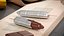 Gelato ricoperto di cioccolato avvolto in carta stagnola argentata