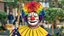 Clown con collezione di attrezzatura da circo