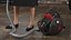 Domestica delle pulizie con aspirapolvere Dyson Big Ball attrezzato