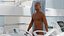 Anatomia completa del corpo maschile negroide truccato per Maya