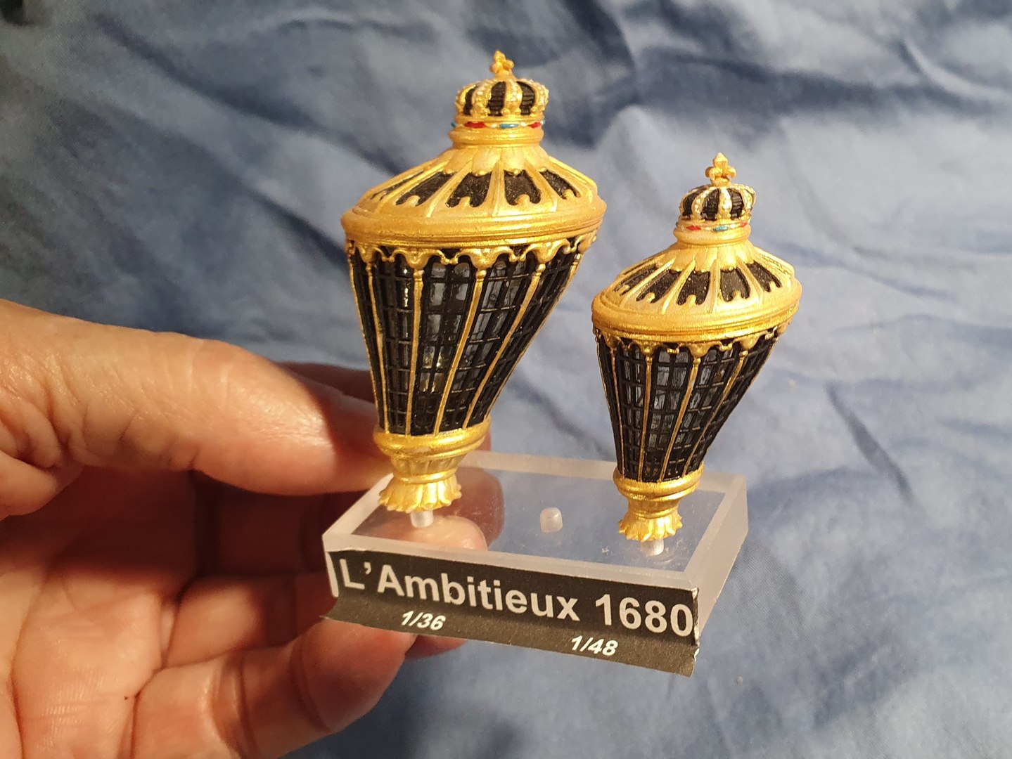 Stern lantern Ambitieux 1680 model https://p.turbosquid.com/ts-thumb/6L/nVJcM8/UP/vue02/jpg/1686813539/1920x1080/fit_q87/5a68e34c674a0e02a4b833dc7bfd7754f418b316/vue02.jpg