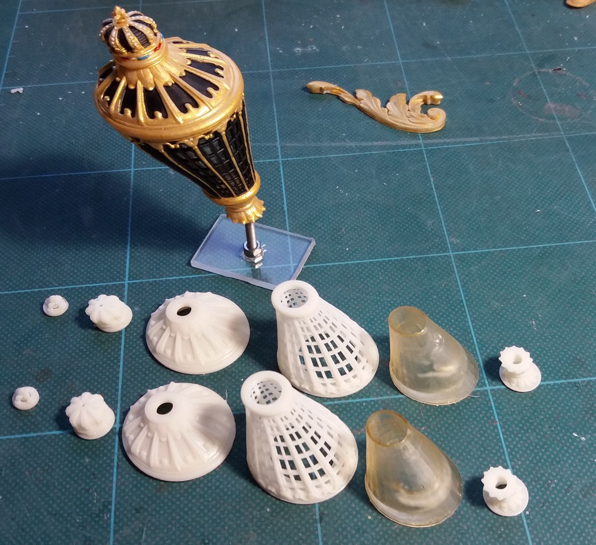 Stern lantern Ambitieux 1680 model https://p.turbosquid.com/ts-thumb/6L/nVJcM8/gb/print/jpg/1686813595/1920x1080/fit_q87/cbea875a4a6259ad4df5d06b7e34ce80a4fb54f3/print.jpg