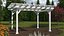 Pérgola de madera pintada de blanco