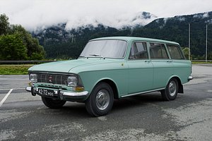 AZLK Moskvitch-427 1972