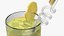 Limonata con cannuccia di plastica di frutta