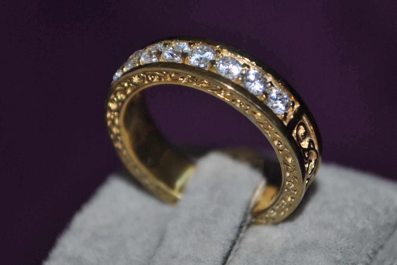 jewellery ring 3D https://p.turbosquid.com/ts-thumb/AW/kyEKeT/tIPl8pK5/x91/jpg/1511980723/1920x1080/fit_q87/6833f1d99168002a4ece05f082155b3ea858c46e/x91.jpg