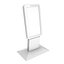 Chiosco per display video con supporto per schermo LCD. Stand fieristico in bianco.