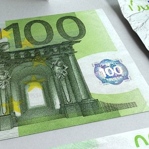 3d 100 euros banknote -