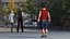 Pose debout de style d'été de personnage masculin nain