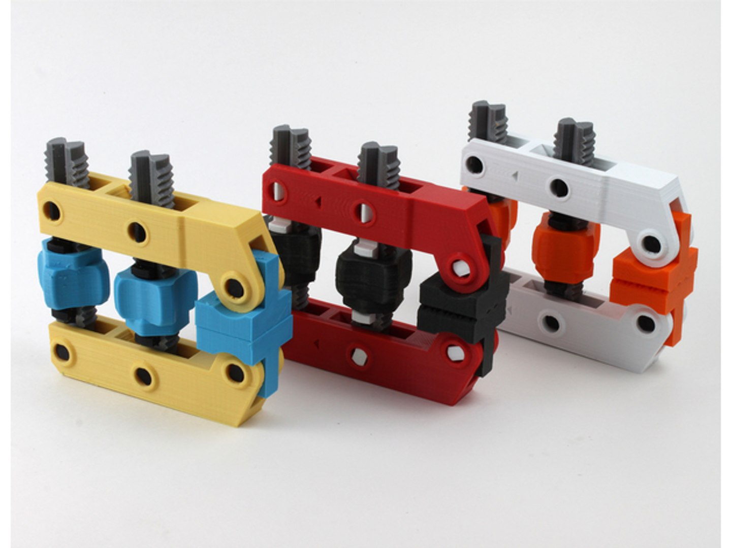 hand-screw clamp 3D model https://p.turbosquid.com/ts-thumb/Bv/qKJx1u/NONKlivO/2de40e0d504f583cda7465979f958a98_preview_featured/jpg/1557200536/1920x1080/fit_q87/63caec685fa697d963c7a2acf5072ca1107b7a47/2de40e0d504f583cda7465979f958a98_preview_featured.jpg