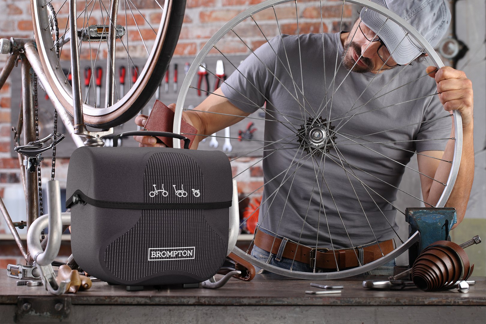 3D model Brompton Bicycle Storage Bag https://p.turbosquid.com/ts-thumb/Cm/951dfK/rd/20/jpg/1776949364/1920x1080/fit_q87/e023fa636528a02bd396cf7c3e9645bf08765c59/20.jpg