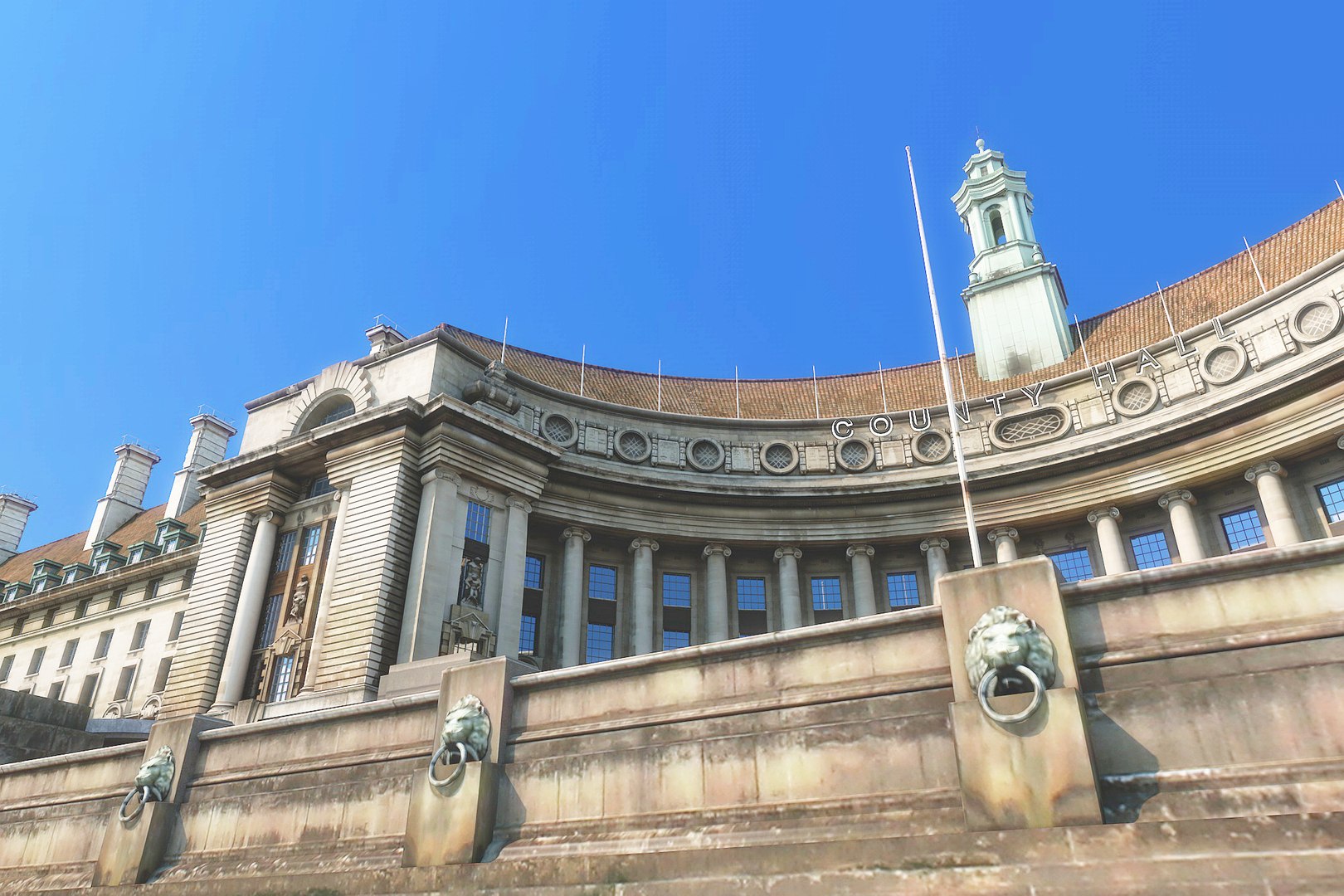 3d county hall london https://p.turbosquid.com/ts-thumb/Cy/ilmoQO/z3lzVEOt/vertexmodellingcountyhall3/jpg/1453985562/1920x1080/fit_q87/9de60ed8f5074b76ad22036e108dc756f1df2e0f/vertexmodellingcountyhall3.jpg