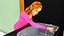 Lavabo e personaggio femminile truccato