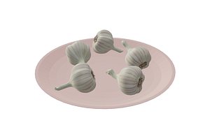 garlic on the plate