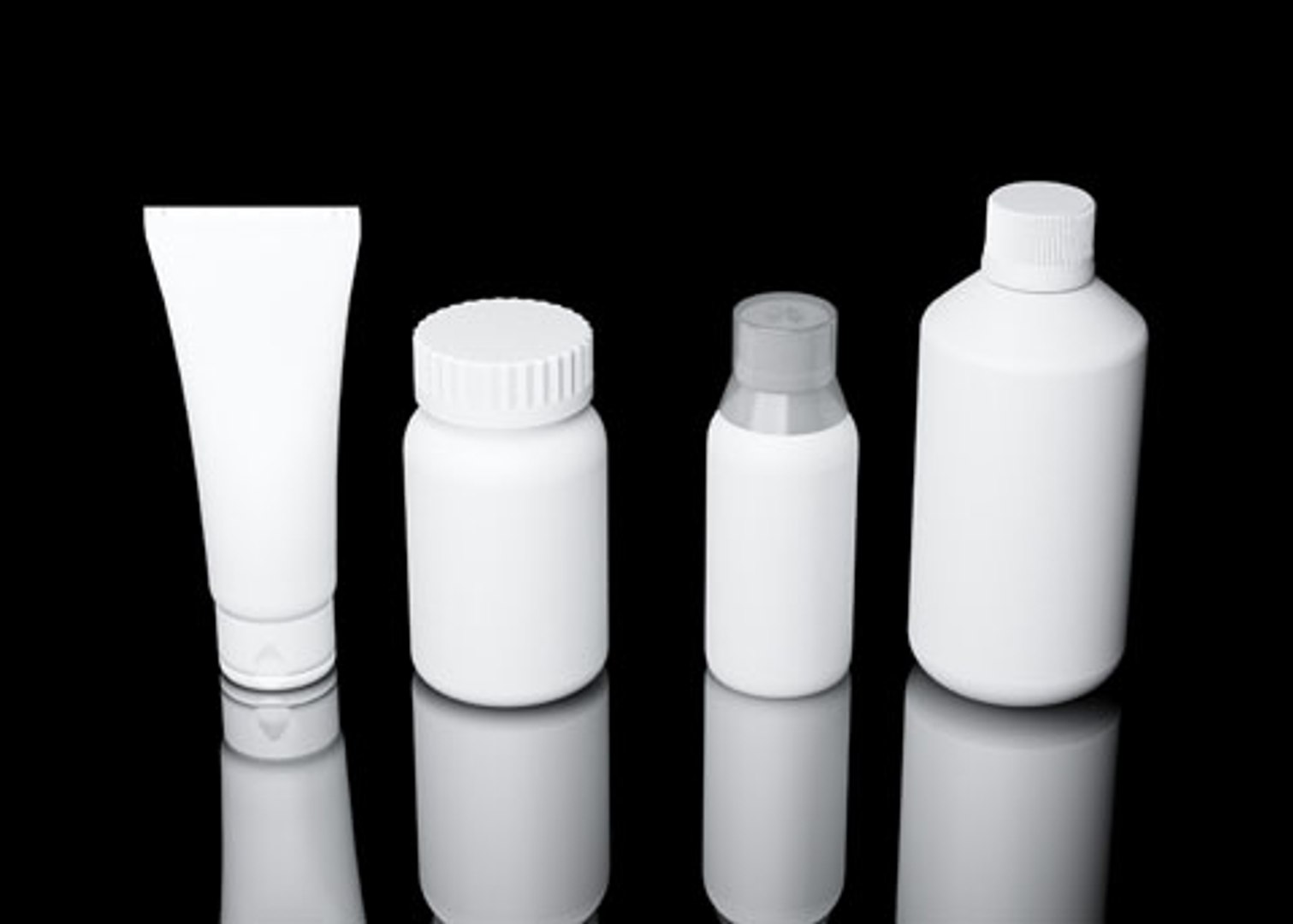 3d model plastic bottles https://p.turbosquid.com/ts-thumb/F0/9UjWrx/NBnIkmae/envase1high0001/jpg/1279566607/1920x1080/fit_q87/e71161fda38b15cd8a0733acc6eb62b0e9f95e63/envase1high0001.jpg