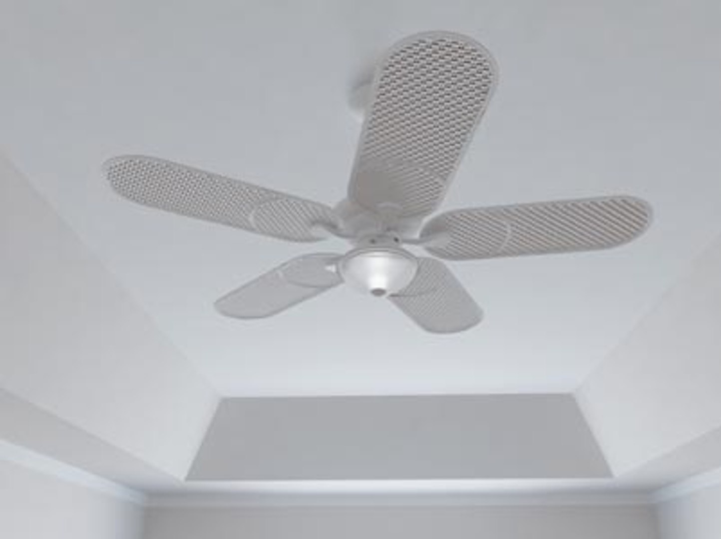 ceiling fan 4 3d model https://p.turbosquid.com/ts-thumb/FU/7bpH7X/YZMUak7I/f4closeallwhite/jpg/1249495529/1920x1080/fit_q87/9fda0317c0034e134ec18eea9819c334604ba68b/f4closeallwhite.jpg