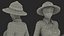 Donne in costume da safari con binocolo