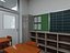 Scena interna di un'aula scolastica in stile giapponese moderno.