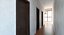 Casa contemporanea bianca con interni