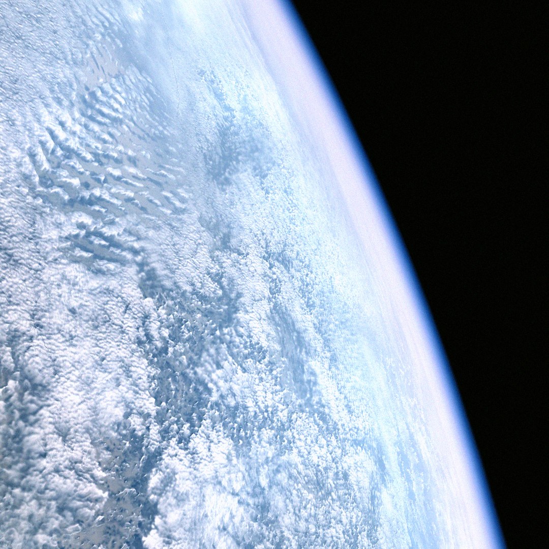 solar earth max https://p.turbosquid.com/ts-thumb/HA/hn0gU2/NH3ty7TU/12121/jpg/1388767178/1920x1080/fit_q87/c6e9bfcadb7b24edff32c9faf872245ee27f65d0/12121.jpg