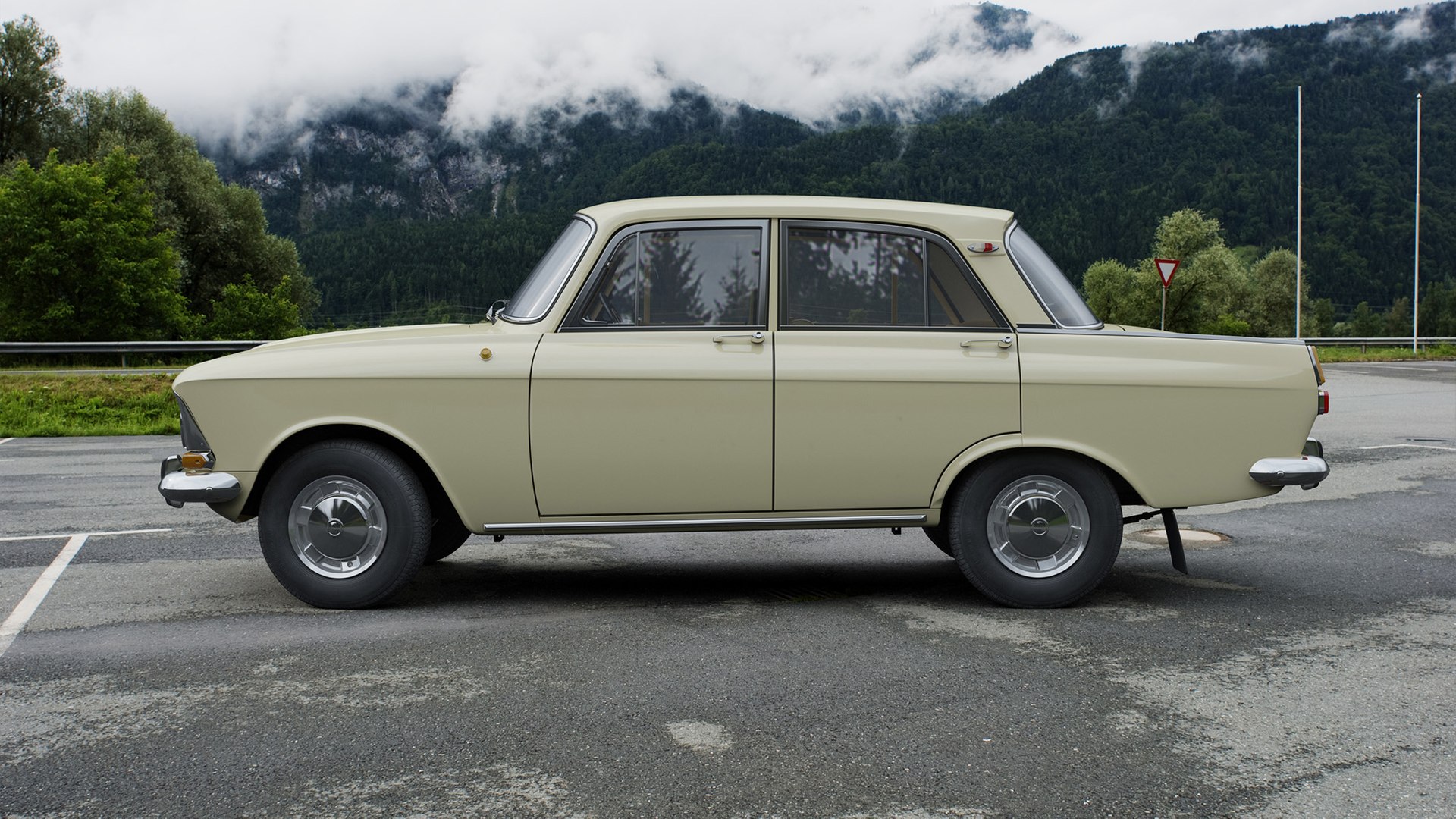 3D azlk moskvitch-412ie 1972 model https://p.turbosquid.com/ts-thumb/Ha/OD7Rnc/Hcyn0LW2/azlkmoskvitch412ie1972prw2/jpg/1591883755/1920x1080/fit_q87/41a4095c3206c761937cf5b3cc36456ffe0ae99a/azlkmoskvitch412ie1972prw2.jpg