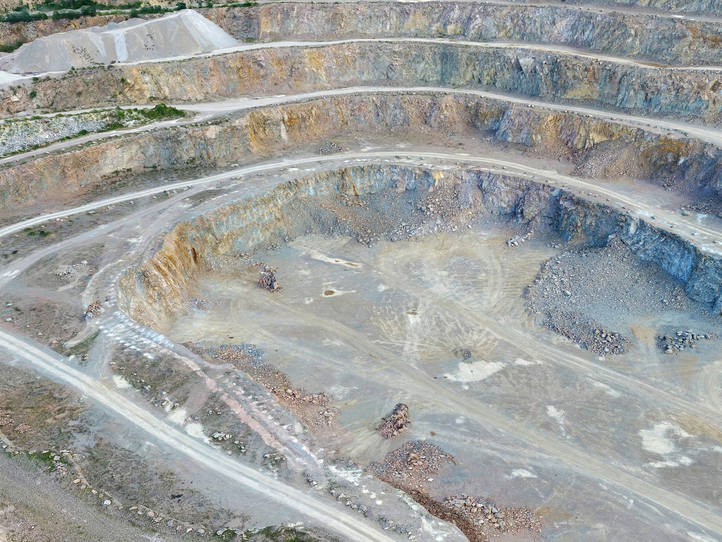 3D opencast mines - https://p.turbosquid.com/ts-thumb/Ic/7suj1D/7oL6brbj/8978900/jpg/1536068303/1920x1080/fit_q87/9aedb6665a8bb0b602b6f1b584e22f05c5ee4e96/8978900.jpg