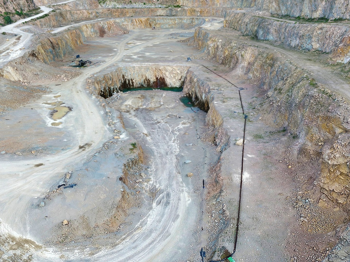 3D opencast mines - https://p.turbosquid.com/ts-thumb/Ic/7suj1D/h84o4b3Q/66788990/jpg/1536067678/1920x1080/fit_q87/c2f6ed5f4d876d29bc8f325156a6d76e462aa929/66788990.jpg