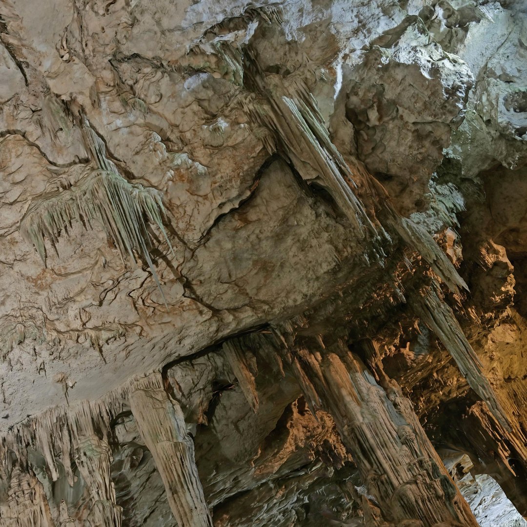 3D Neptune Cave https://p.turbosquid.com/ts-thumb/Kd/7GycIW/DJ/98908900/jpg/1647991501/1920x1080/fit_q87/32412c1adde0e99ef8913ec7172acdaa5455fb5b/98908900.jpg