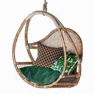 Hanging hammock