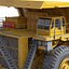 Giallo generico dell'autocarro con cassone ribaltabile resistente