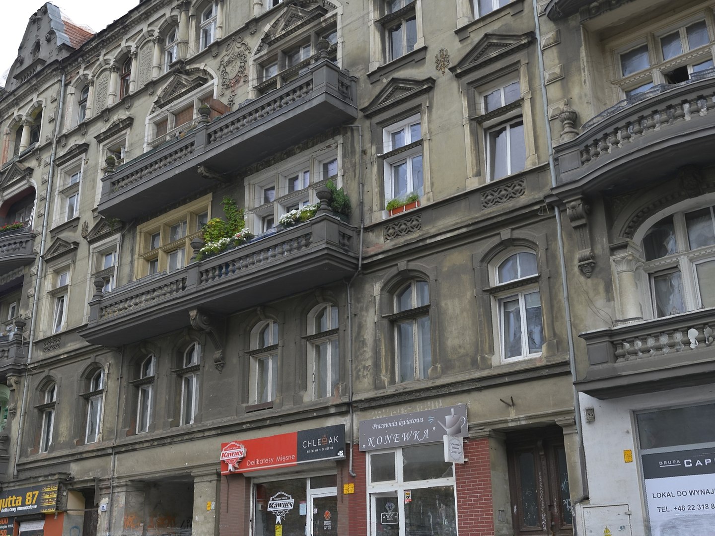 facade street 3D model https://p.turbosquid.com/ts-thumb/M2/SEvI88/2spKCn0j/909000/jpg/1566411807/1920x1080/fit_q87/c375eee4d713d04d7c12e11f8d112cb725cf394a/909000.jpg