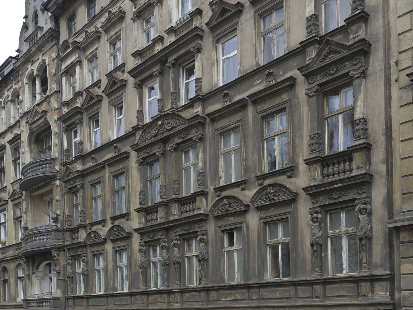 facade street 3D model https://p.turbosquid.com/ts-thumb/M2/SEvI88/5nIb3Y4Z/90090/jpg/1566411807/1920x1080/fit_q87/485288cab6a13b24ab75344c99460213e2548980/90090.jpg