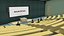 Sala conferenze e personaggio truccato maschile e femminile