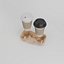 Zwei To-Go-Kaffeebecher im Halter