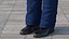 Pose em T estilo cotidiano de homem idoso negro