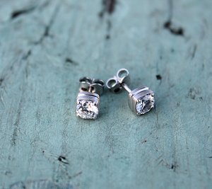 Bezel Earrings 3D model
