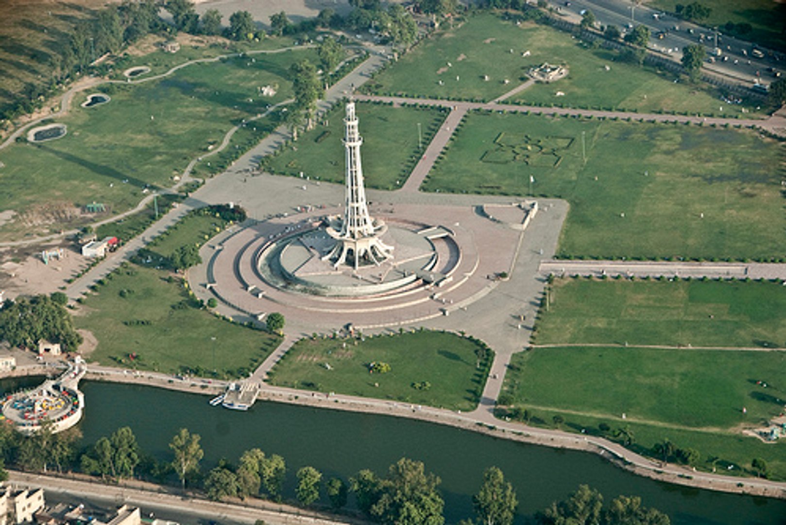 3ds max architectural pakistan https://p.turbosquid.com/ts-thumb/Nh/LRY5WY/GbU8iNkU/minarepakistanandiqbalpark/png/1294746548/1920x1080/fit_q87/9472da9c1be3fce4bf7683c2dd89c98ccd1b0fad/minarepakistanandiqbalpark.jpg