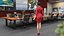 Femme d'affaires asiatique debout pose