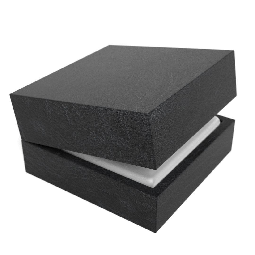 3d model ring box https://p.turbosquid.com/ts-thumb/Pe/InuGGs/74qcOmlm/ringinbox2v/jpg/1421688902/1920x1080/fit_q87/f140bbd82f33dbd00d133772c2e4946999b8cfd7/ringinbox2v.jpg