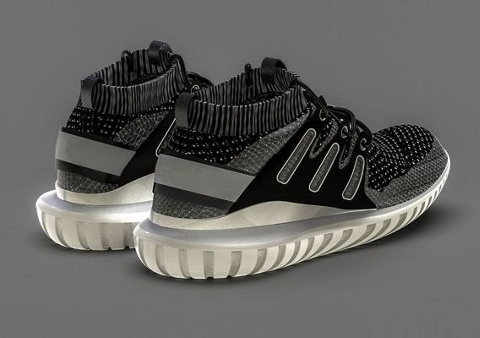 sneaker modeled model https://p.turbosquid.com/ts-thumb/Pf/D8fuFi/L1/sneakerrender2/jpg/1718551599/1920x1080/fit_q87/e8a629210e446e5428620b2eda15ba8f2c26ed9e/sneakerrender2.jpg