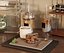 Collezione di oggetti di scena 3D realistici per angoli caffè per la visualizzazione architettonica.