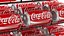 Distributeur de boissons avec canettes de cola