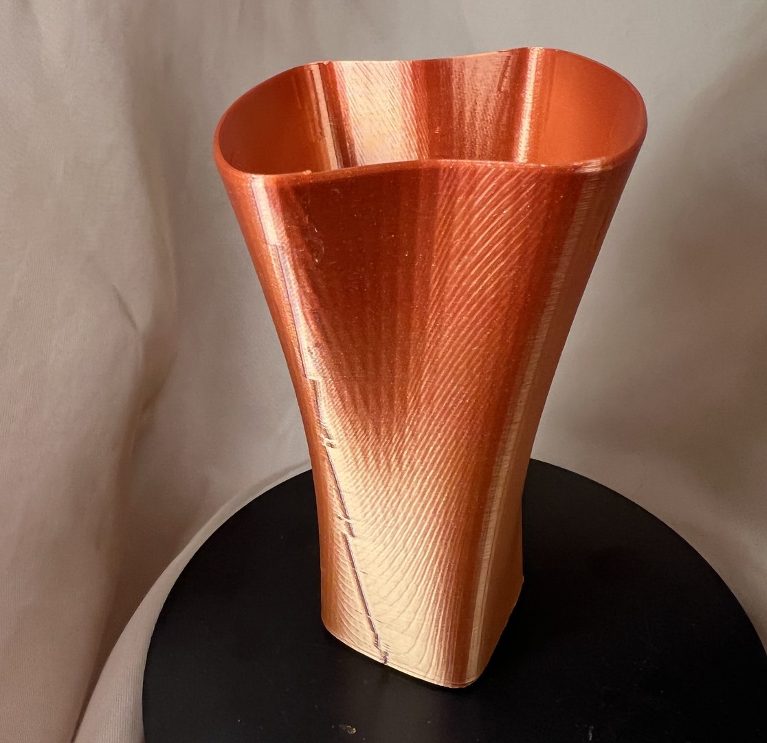 3D model Wavy Rim Serenity Vase https://p.turbosquid.com/ts-thumb/RU/oIFDbe/AD/img_1895/jpg/1750879011/1920x1080/fit_q87/93a31b47b62c82fbc5549e383a290683178eff1d/img_1895.jpg