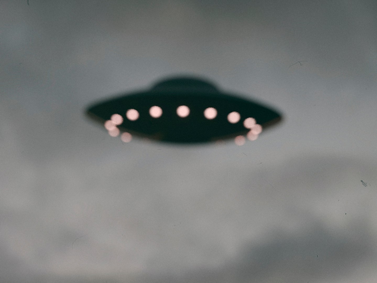 3D model ovni extraterrestrial https://p.turbosquid.com/ts-thumb/SX/psptld/QABP1ryB/semttulo1/png/1552621039/1920x1080/fit_q87/2668e3ba8344f8079fd7f69425851b2de80acecb/semttulo1.jpg