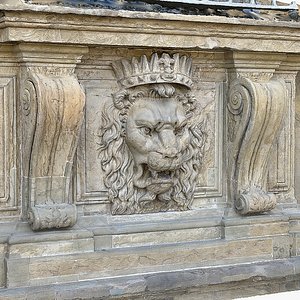 Lion Mask Statue Facade - Florence Firenze 3D model