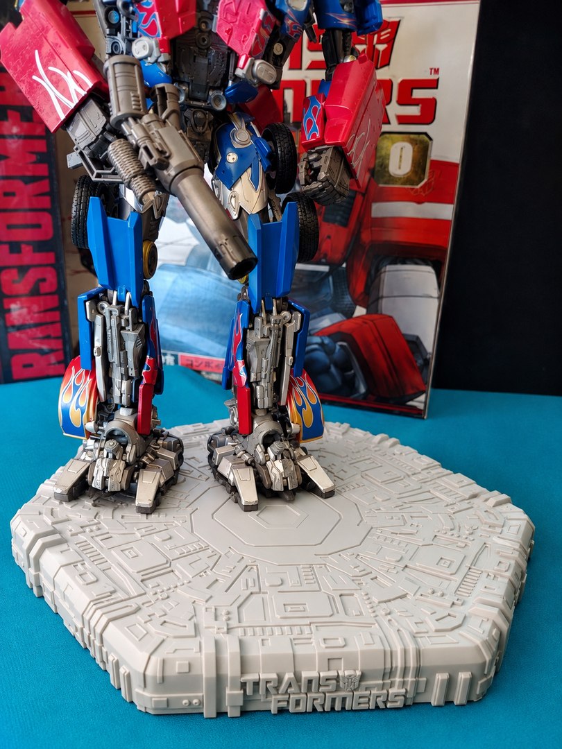 3D Transformes Display Pad model https://p.turbosquid.com/ts-thumb/W7/dpYeZm/T7/rdp11/png/1789177935/1920x1080/fit_q87/cbad0115a4d02791401c36fc45a514c77c77708c/rdp11.jpg