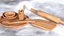 Neues Holzgeschirr