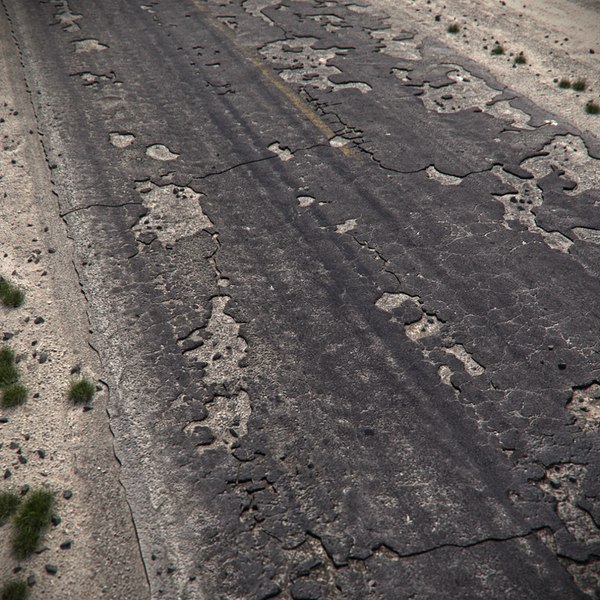 3d max cracked asphalt road