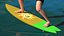 Mann auf Surfbrett